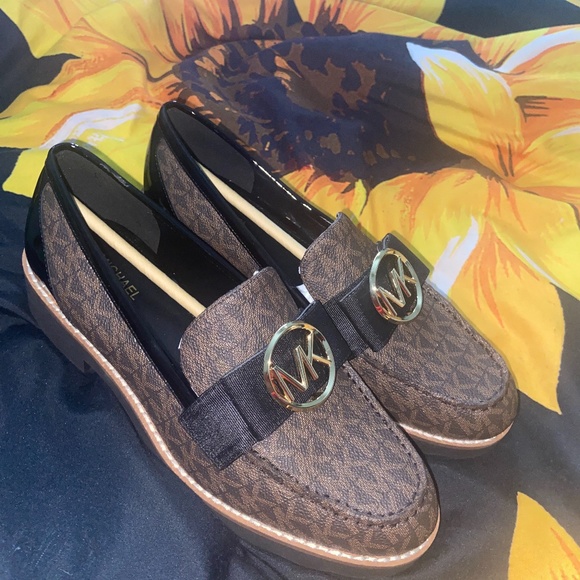 Micheal Kors Loafers - Picture 1 of 4